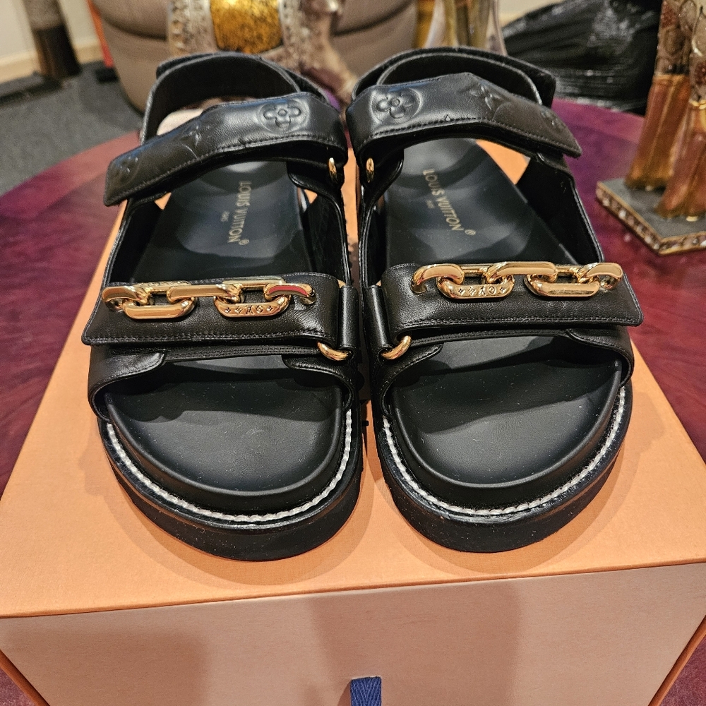 Louis Vuitton Paseo Flat Comfort Sandal